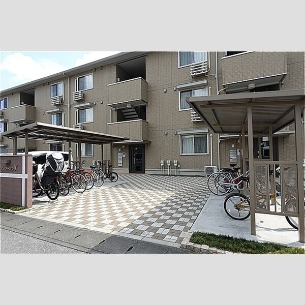 現地周辺 (駐輪場)