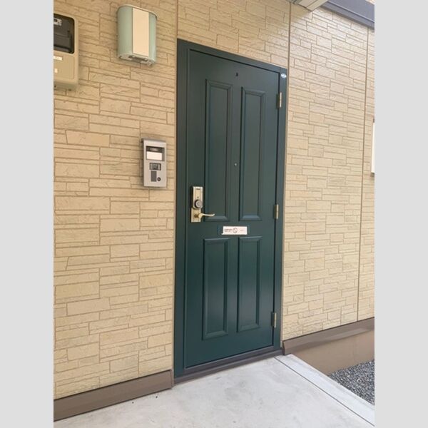 現地周辺 (玄関前)