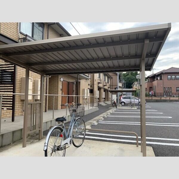 現地周辺 (駐輪場)