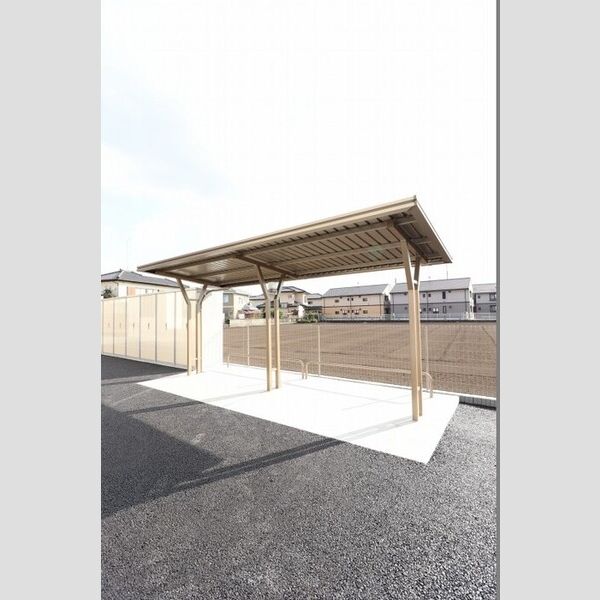 現地周辺 (駐輪場)