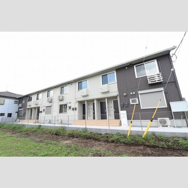 現地周辺 (物件玄関側)