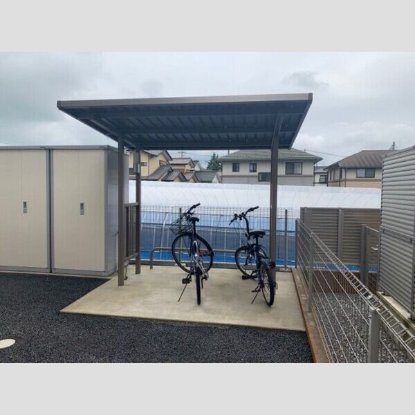 現地周辺 (駐輪場)