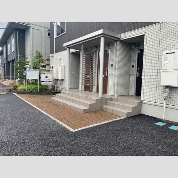 エントランス (エントランス)