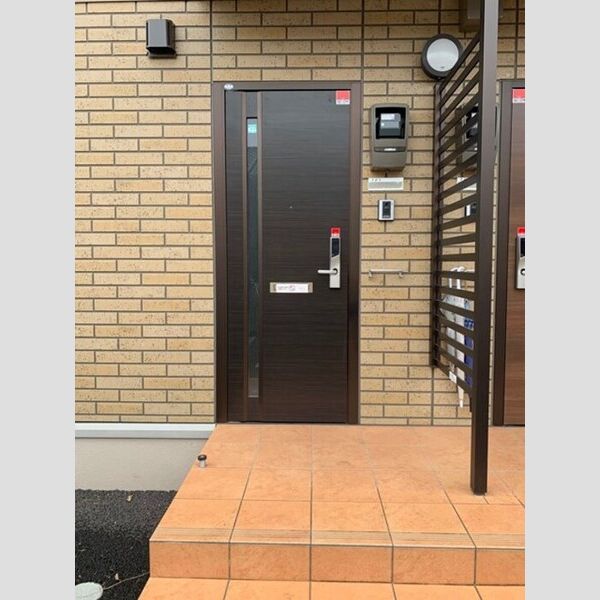 現地周辺 (玄関前)