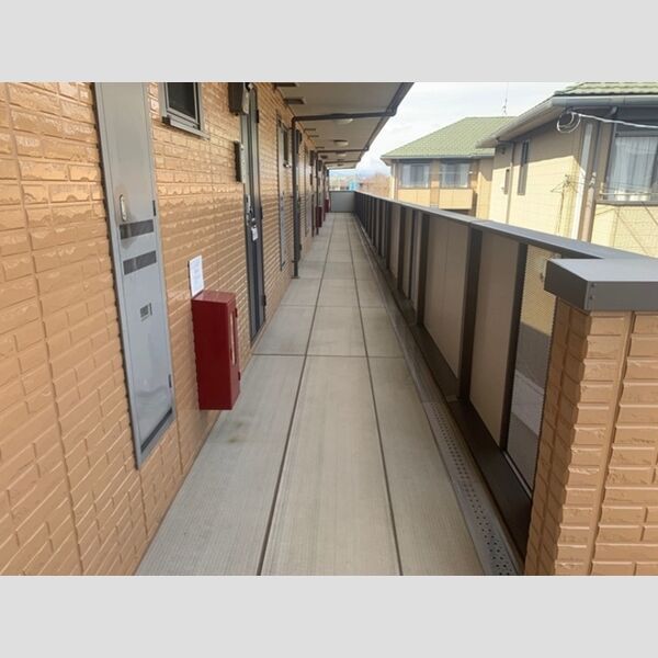 現地周辺 (共用廊下)