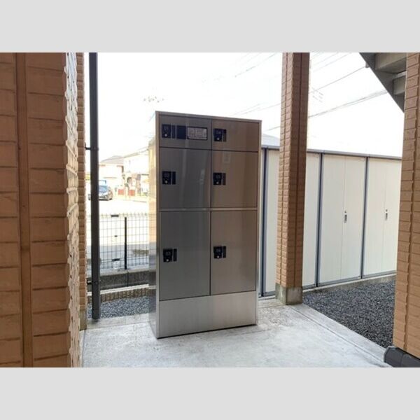 現地周辺 (階段下に宅配ボックス設置しました)