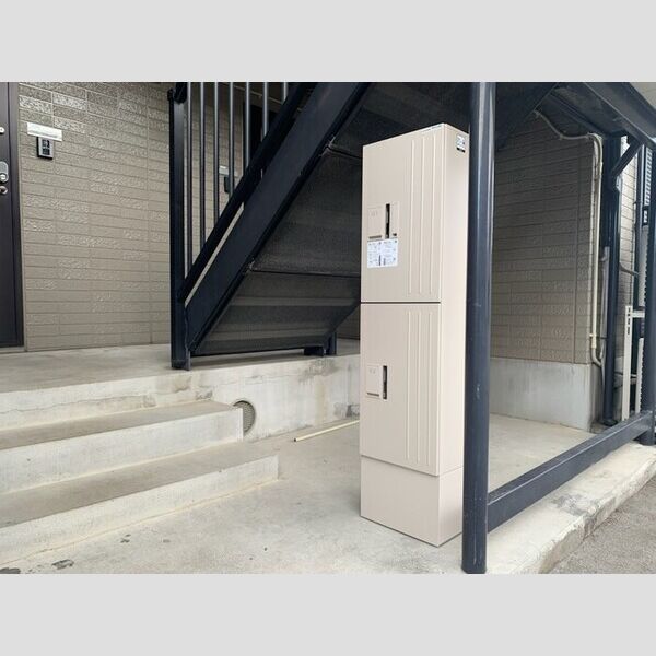 現地周辺 (階段下に宅配ボックス設置しました)