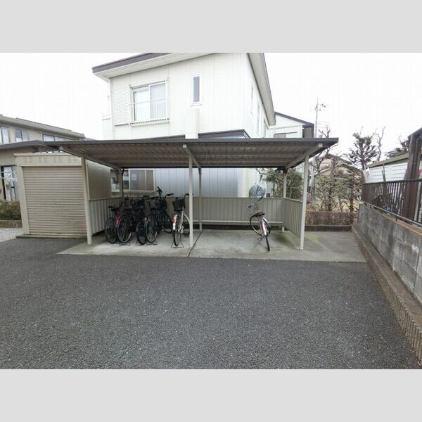 現地周辺 (駐輪場)