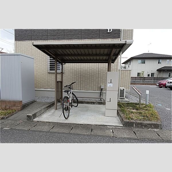 現地周辺 (駐輪場(宅配ボックス有ります))