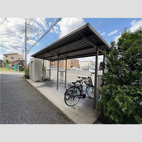 現地周辺 (駐輪場)