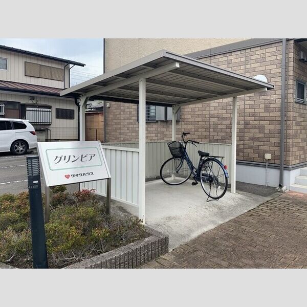 現地周辺 (駐輪場)