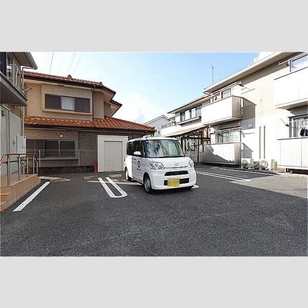 駐車場 (駐車場)