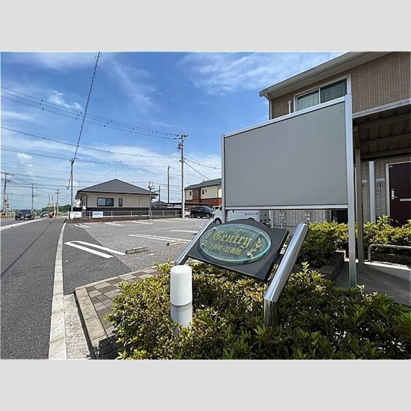 エントランス (物件入り口)