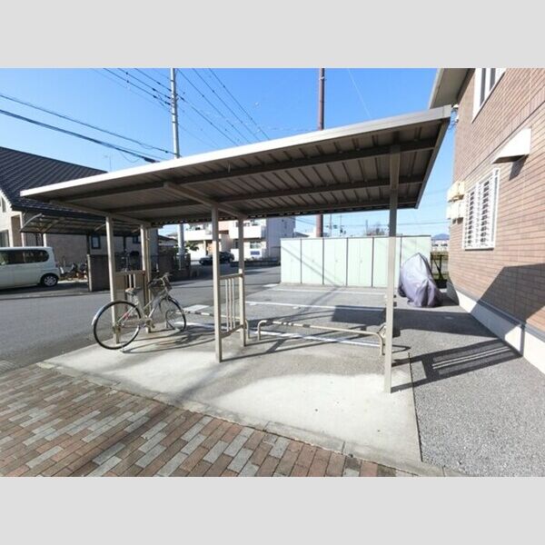 現地周辺 (駐輪場)