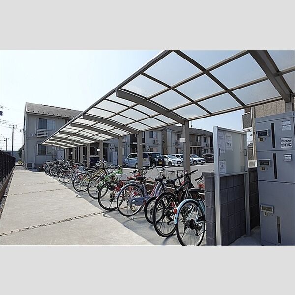 現地周辺 (駐輪場)