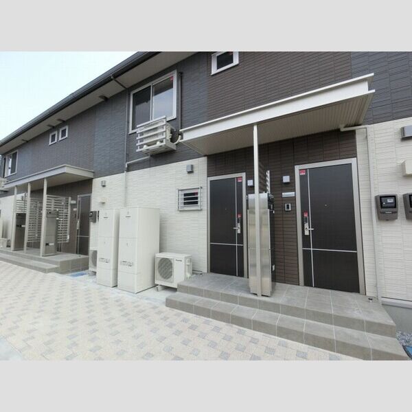 現地周辺 (玄関前)