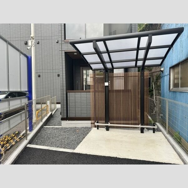 現地周辺 (駐輪場)