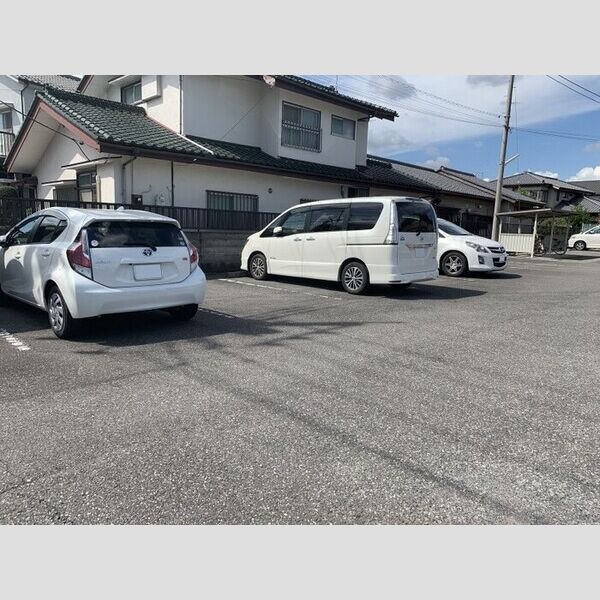 駐車場 (駐車場)