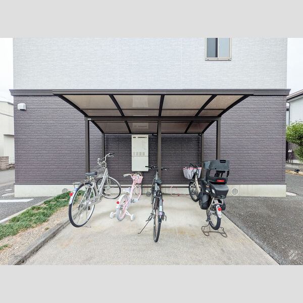 現地周辺 (駐輪場)