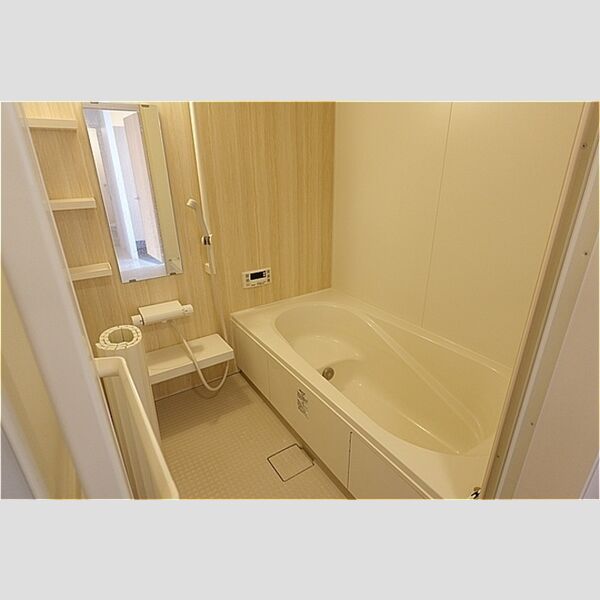 バス (換気暖房乾燥機付き浴室)