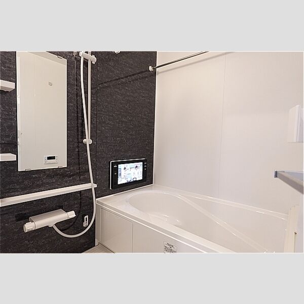 バス (TV・換気暖房乾燥機付き浴室)