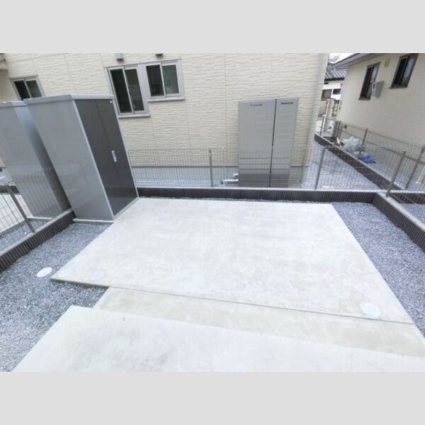 その他 (物置付き専用庭)