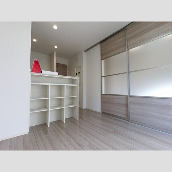 その他 (カウンター収納棚と間仕切りのスクリーン)