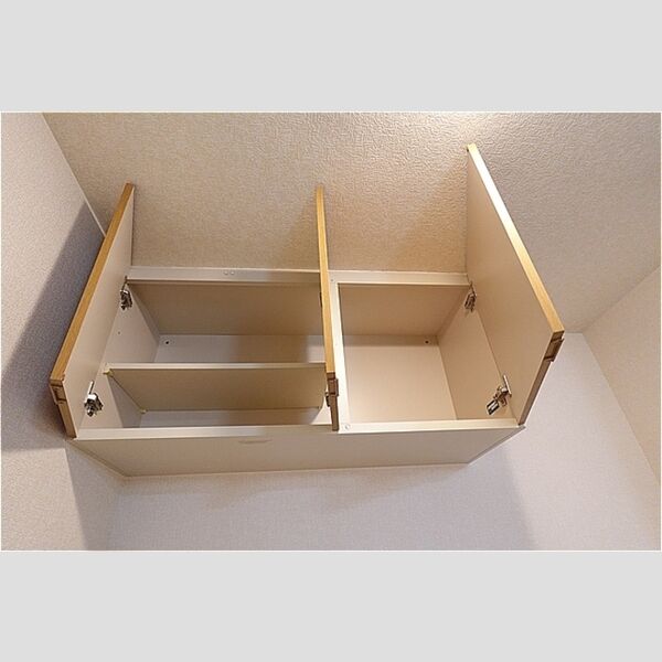 その他 (キッチン上部収納棚)