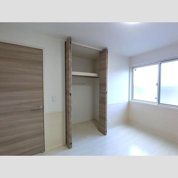 その他 (北洋室・収納)