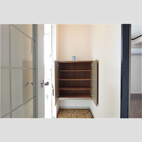 玄関 (シューズボックス)