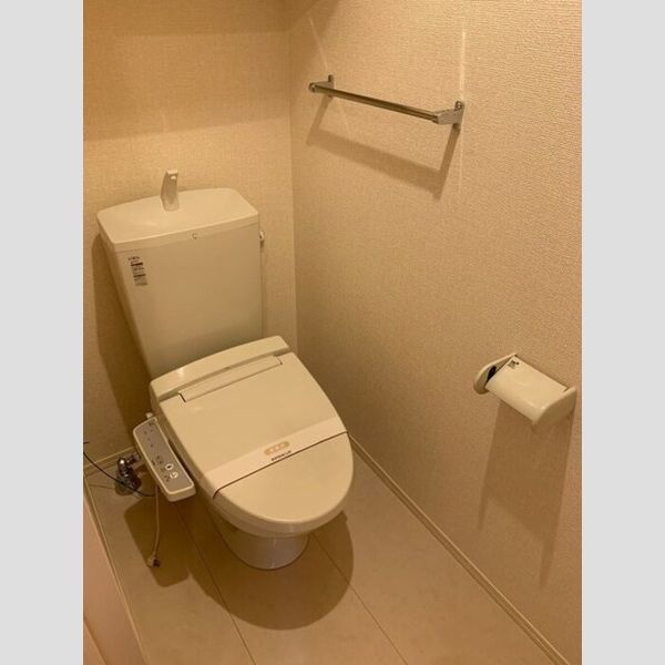 トイレ (温水洗浄暖房便座のトイレ)