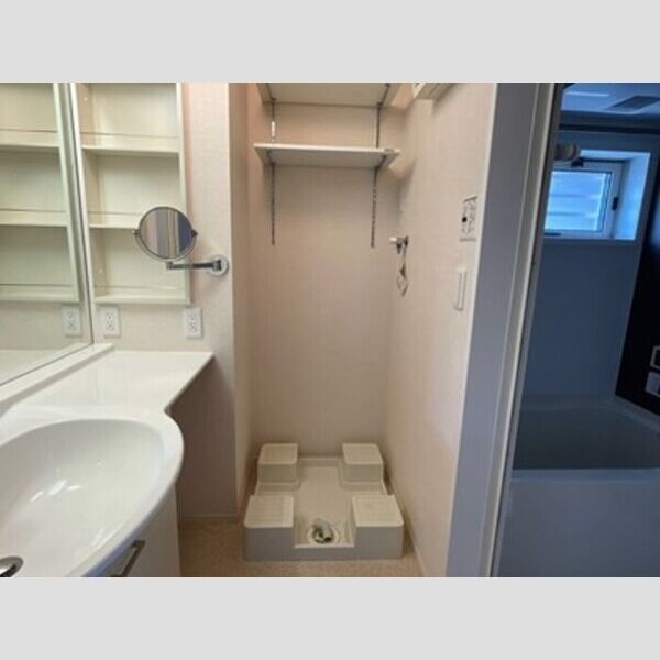 その他 (洗濯機置き場)