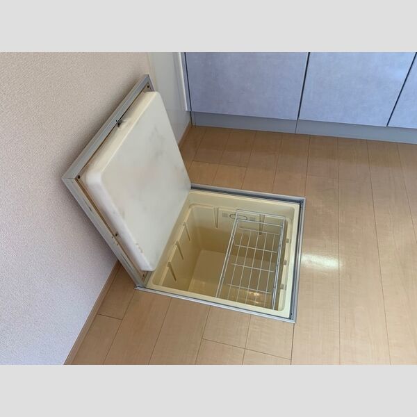 その他 (床下収納)