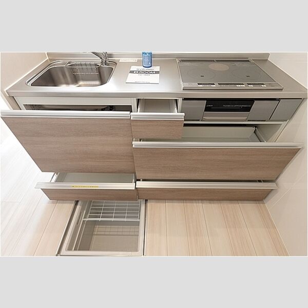 その他 (キッチン・収納(床下収納有り))