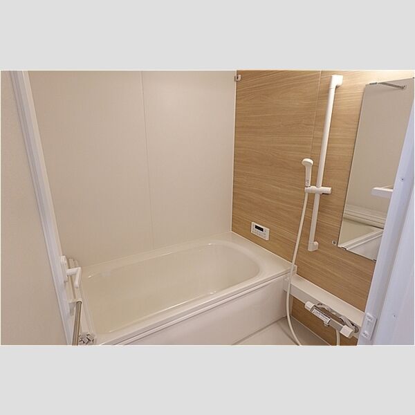 バス (換気暖房乾燥機付き浴室)