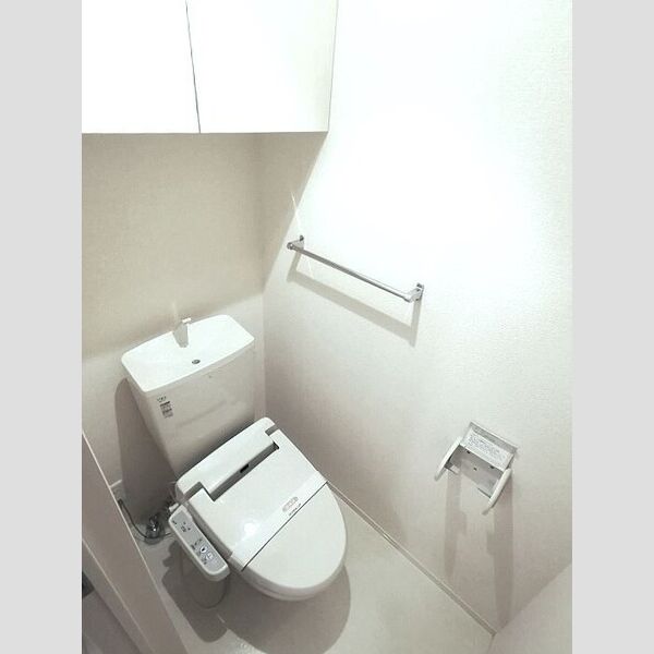 トイレ (温水洗浄暖房便座)