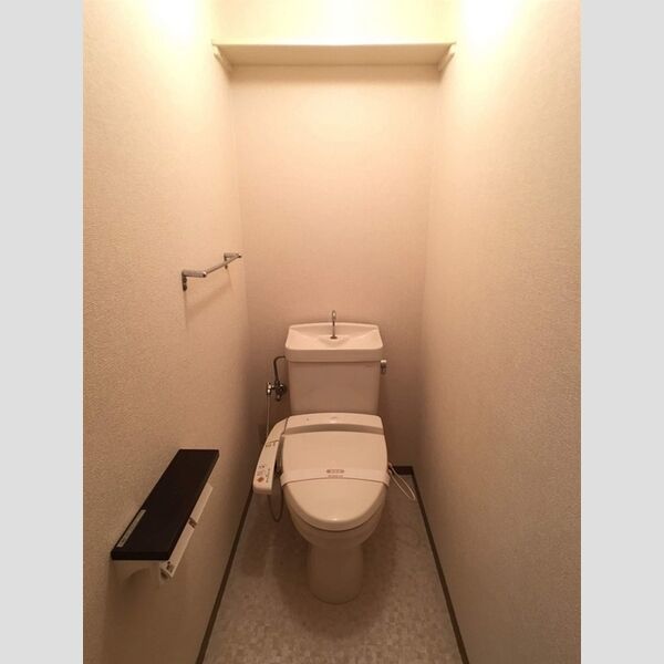 トイレ (温水洗浄暖房便座)