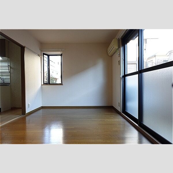 居室・リビング (南洋室)