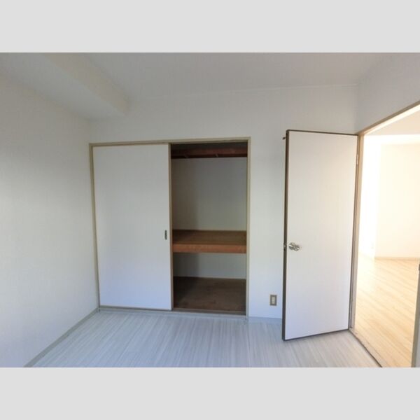 その他 (北洋室・収納)