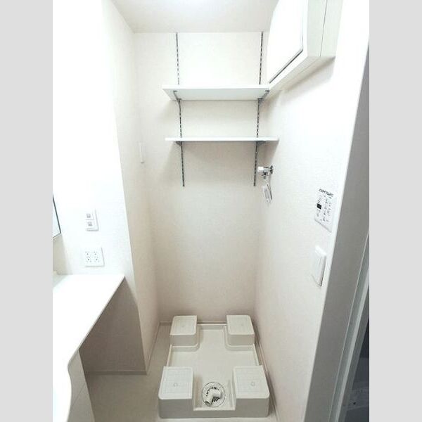 その他 (洗濯機置き場)