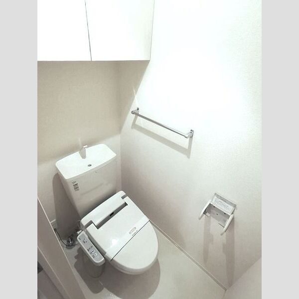 トイレ (温水洗浄暖房便座のトイレ)