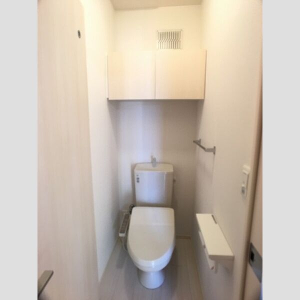 トイレ (温水洗浄暖房便座のトイレ)