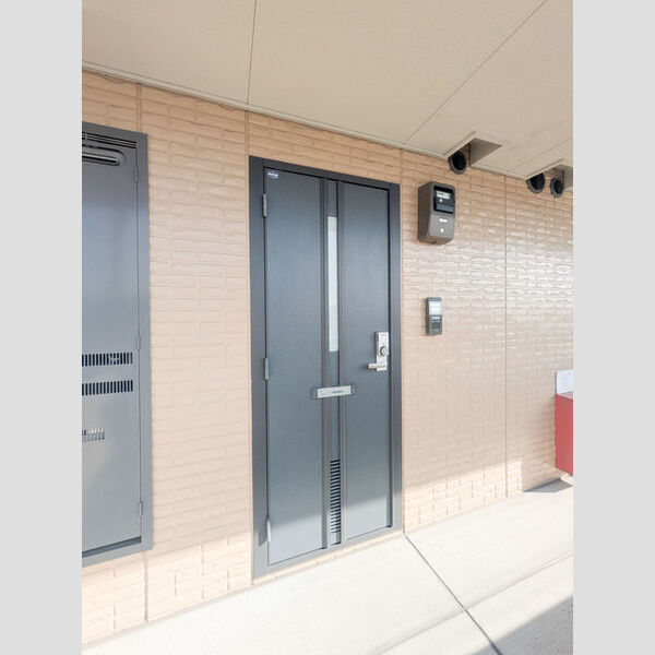 玄関 (玄関ドア)