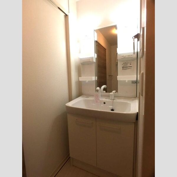 洗面所 (洗髪洗面化粧台)