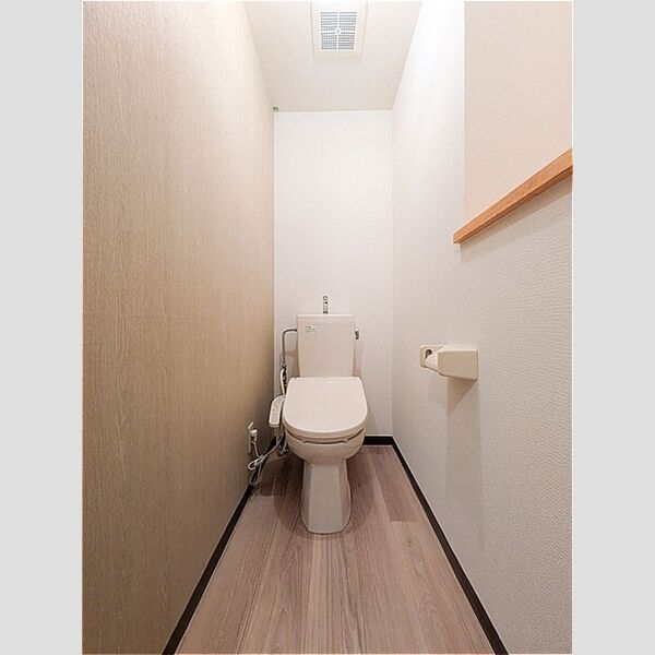 トイレ (温水洗浄暖房便座のトイレ)