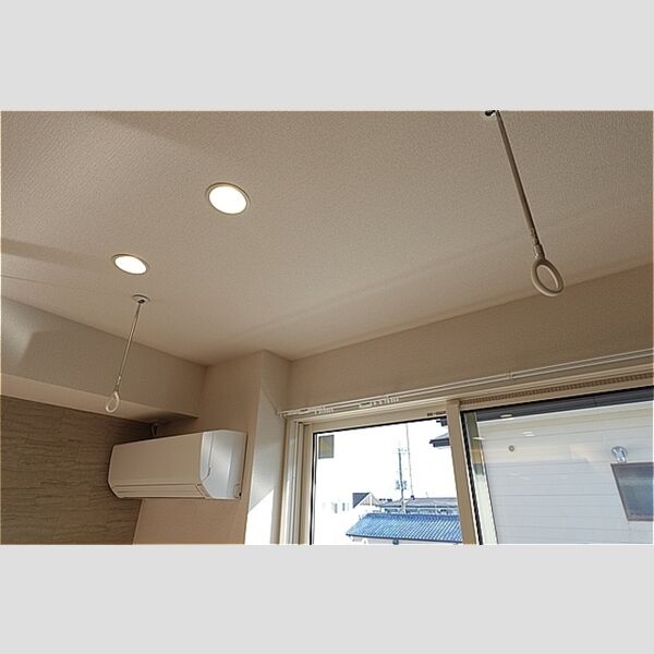 その他 (室内物干し)