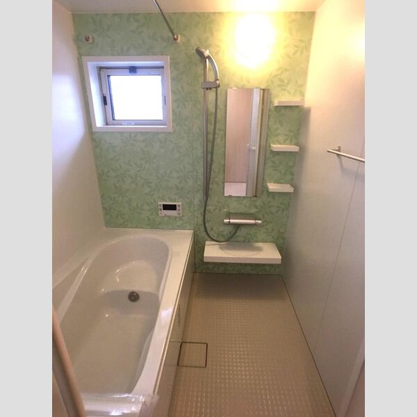 バス (換気暖房乾燥機付浴室)