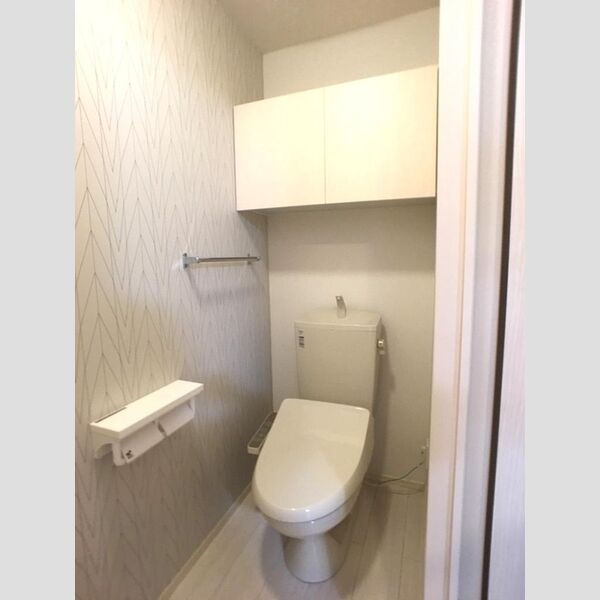 トイレ (温水洗浄暖房便座のトイレ)