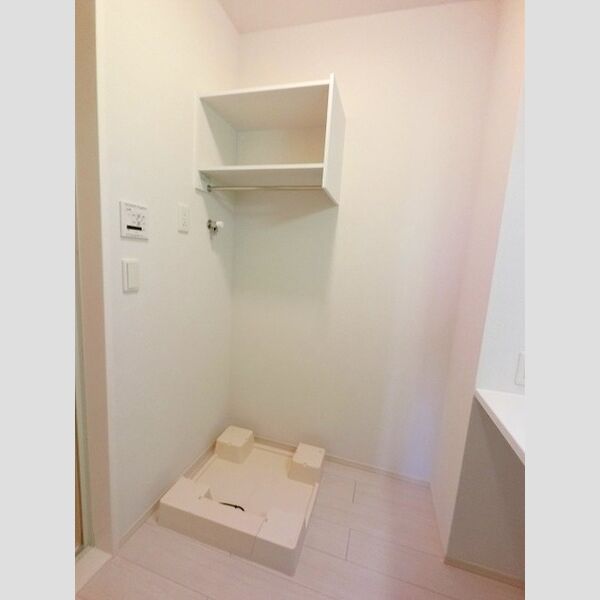 その他 (洗濯機置き場)