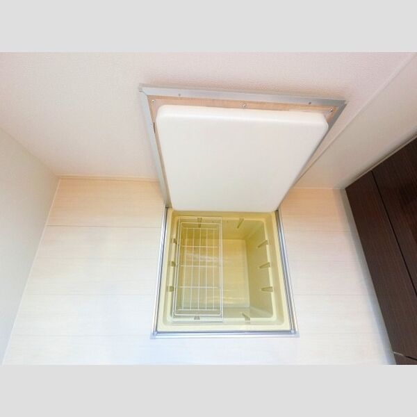 その他 (床下収納)